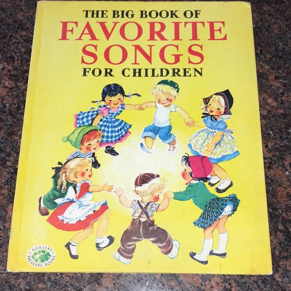 Vintage 70s CHILDRENS SONG Book~1977 Printing~Great Graphics